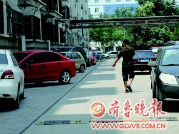 ���t(y��)Ժ�Ҍ�Ժ��(n��i)���ɵ���߅ͣ�M(m��n)��܇(ch��),�е�ֱ��ͣ��·���g������(b��o)ӛ����诔z