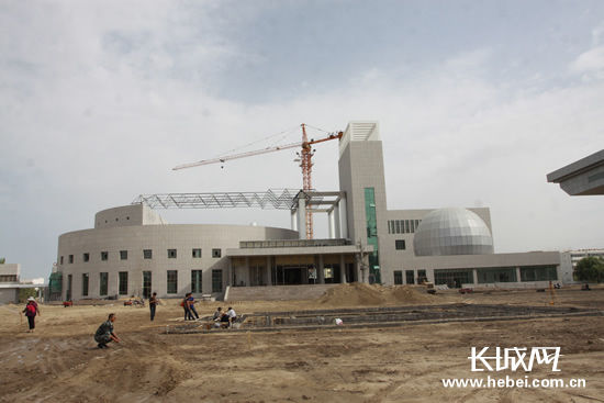 ξ��h�ӱ�Ⱥ���Ļ��Ƽ��w�����(d��ng)���ĵ�ʩ���F(xi��n)��(ch��ng)���L(zh��ng)�ǾW(w��ng)